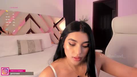 Fernanda Davila online show from 21, 11, 2025