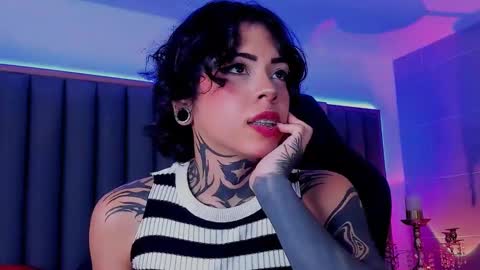 Snapshot of misstomie_ chatting on 3, 12, 2024 Tomiehelp me get to 100 thumbs up online show from 3, 12, 2024