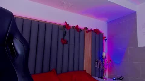 Snapshot of misstomie_ chatting on 24, 1, 2025 Tomiehelp me get to 100 thumbs up online show from 24, 1, 2025