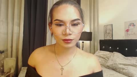 misstrishontop online show from 3, 12, 2024