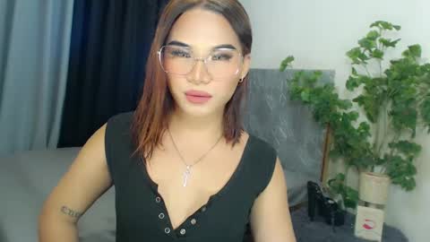 misstrishontop online show from 9, 2, 2025