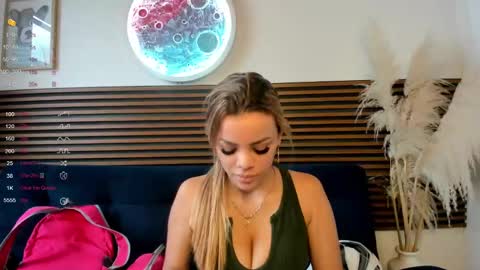 missvalery1 online show from 4, 12, 2024