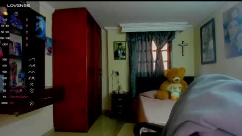 Snapshot of missvalery1 chatting on 25, 5, 2026 missvalery1 online show from 25, 5, 2026