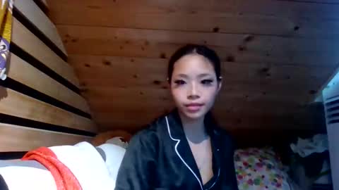 Snapshot of missversatile chatting on 10, 6, 2026 Miss Versatile online show from 10, 6, 2026