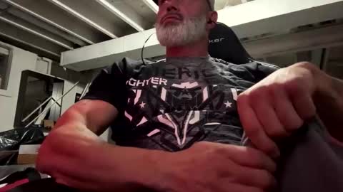 Snapshot of mister_bigg_dick chatting on 13, 11, 2025 AJ online show from 13, 11, 2025