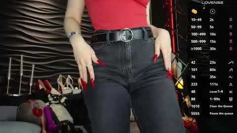 Snapshot of mistress_darsy chatting on 25, 5, 2026 Darsy online show from 25, 5, 2026