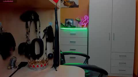 Snapshot of mistress_kristi chatting on 29, 4, 2026 Mistress Kristi online show from 29, 4, 2026