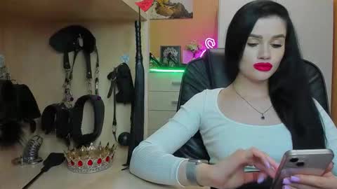 Snapshot of mistress_kristi chatting on 19, 5, 2026 Mistress Kristi online show from 19, 5, 2026