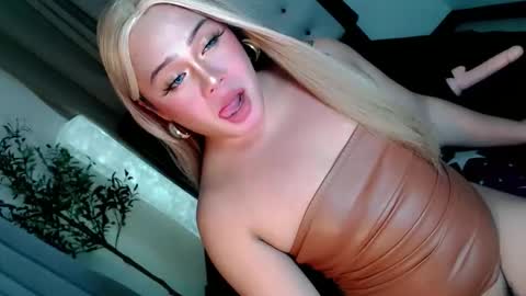 Snapshot of mistress_marta69 chatting on 10, 11, 2025 mistress_marta69 online show from 10, 11, 2025