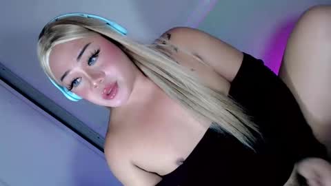 Snapshot of mistress_marta69 chatting on 19, 11, 2025 mistress_marta69 online show from 19, 11, 2025