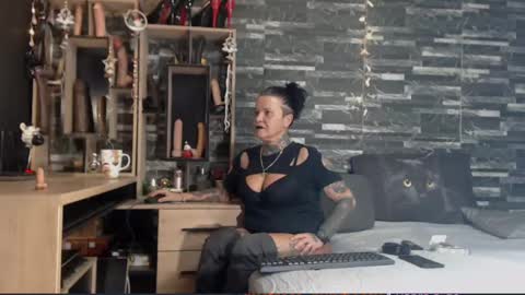 Snapshot of mistress_mirybossy chatting on 12, 12, 2024 Mistress Mirybossy online show from 12, 12, 2024