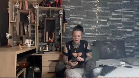 Snapshot of mistress_mirybossy chatting on 12, 12, 2024 Mistress Mirybossy online show from 12, 12, 2024