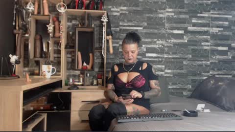Snapshot of mistress_mirybossy chatting on 17, 12, 2024 Mistress Mirybossy online show from 17, 12, 2024