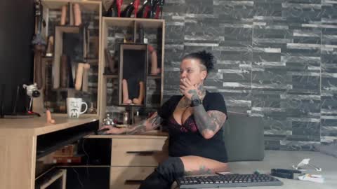 Snapshot of mistress_mirybossy chatting on 17, 1, 2025 Mistress Mirybossy online show from 17, 1, 2025