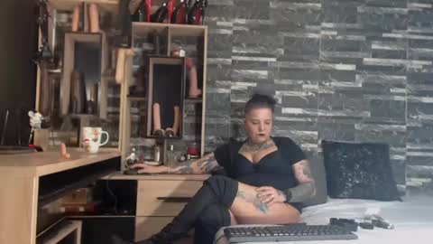 Snapshot of mistress_mirybossy chatting on 8, 2, 2025 Mistress Mirybossy online show from 8, 2, 2025