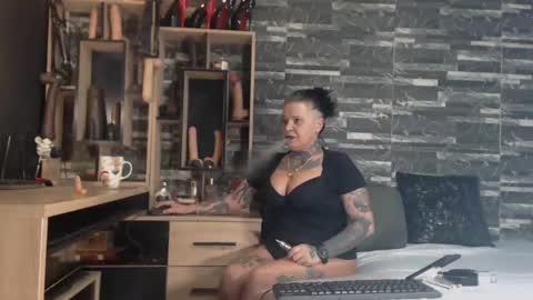 Snapshot of mistress_mirybossy chatting on 8, 2, 2025 Mistress Mirybossy online show from 8, 2, 2025