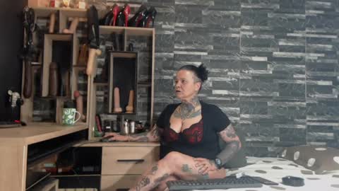 Snapshot of mistress_mirybossy chatting on 30, 5, 2026 Mistress Mirybossy online show from 30, 5, 2026