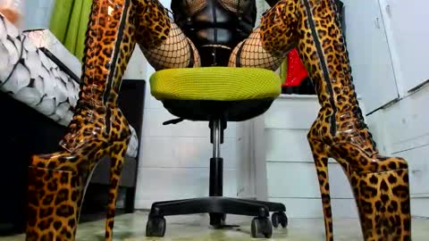 Snapshot of mistresstiffany69 chatting on 3, 10, 2025 Tiffany online show from 3, 10, 2025