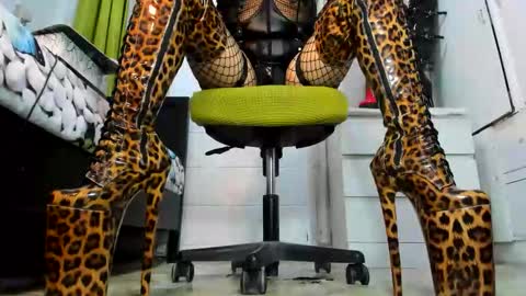 Tiffany online show from 14, 4, 2026