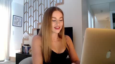 mistressuniverse online show from 18, 2, 2026