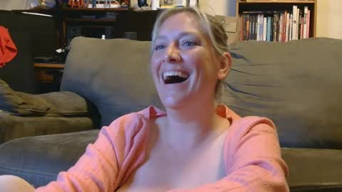 Snapshot of mistymountains96 chatting on 15, 6, 2026 Misty Mountains online show from 15, 6, 2026