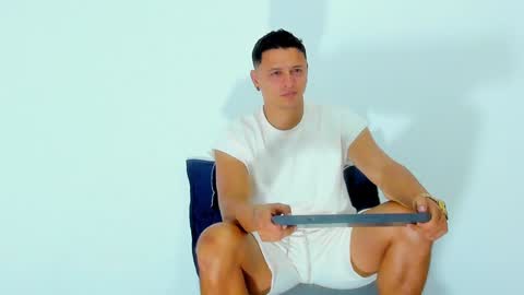 Snapshot of mitchellburns chatting on 25, 12, 2024 mitchell online show from 25, 12, 2024