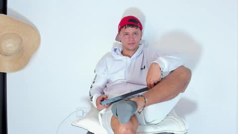 Snapshot of mitchellburns chatting on 15, 2, 2025 mitchell online show from 15, 2, 2025