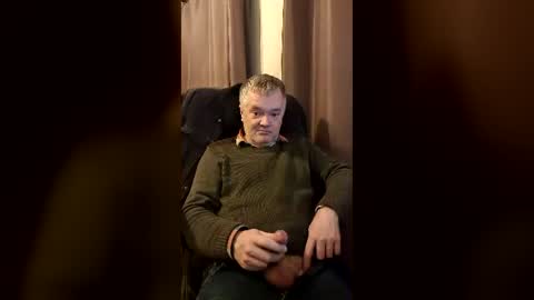 Snapshot of mitchoxxford chatting on 3, 8, 2026 mitchoxxford online show from 3, 8, 2026