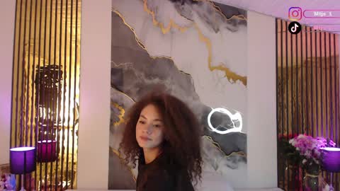 Snapshot of miticabrennet chatting on 26, 3, 2026 Mtica Brennet online show from 26, 3, 2026