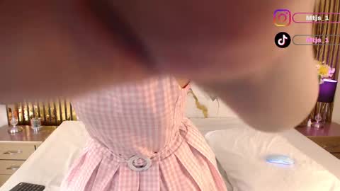 Snapshot of miticabrennet chatting on 16, 5, 2026 Mtica Brennet online show from 16, 5, 2026