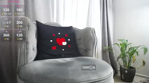 Snapshot of miu__miu chatting on 27, 12, 2024 miu__miu online show from 27, 12, 2024