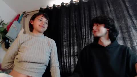 Snapshot of mixipeach chatting on 27, 4, 2026 Naomi and Nekorii online show from 27, 4, 2026