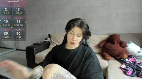 Snapshot of miya_chinen chatting on 14, 12, 2024 Miya online show from 14, 12, 2024