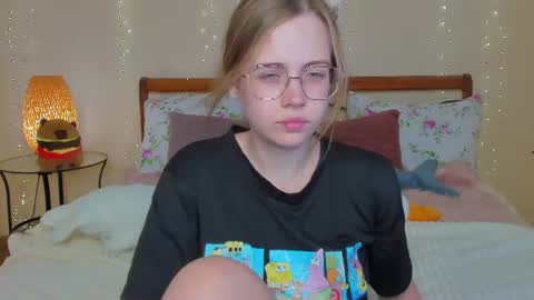 Snapshot of miya_soft chatting on 4, 7, 2026 Miya online show from 4, 7, 2026
