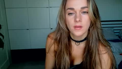 mmminnie online show from 31, 10, 2025