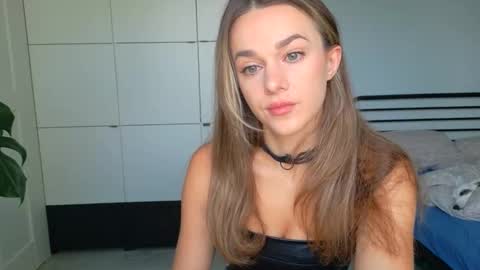 mmminnie online show from 1, 11, 2025