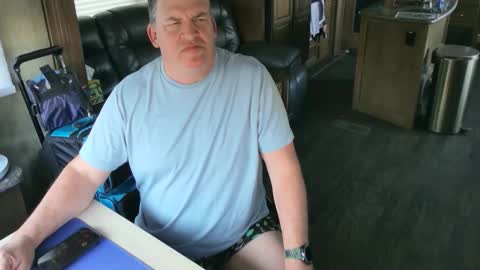 Snapshot of mmmthatsfunnn chatting on 30, 10, 2025 mmmthatsfunnn online show from 30, 10, 2025