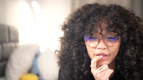 Snapshot of moan_4_you chatting on 26, 1, 2025 Ruxxx online show from 26, 1, 2025