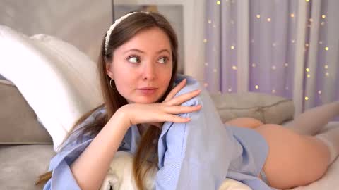 Snapshot of moan_elisa chatting on 2, 3, 2026 moan_elisa online show from 2, 3, 2026