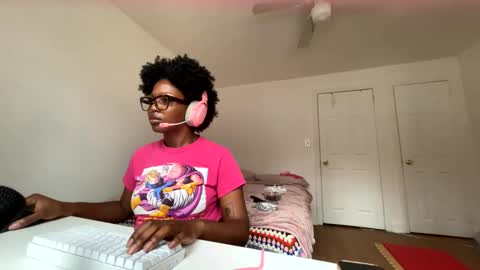 Mocha  BDAY JAN 13  online show from 15, 5, 2026