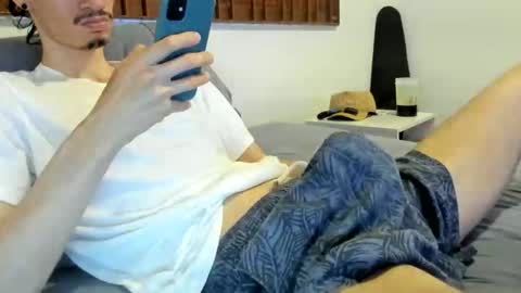 Snapshot of moderdelier chatting on 8, 4, 2026 DigBreed online show from 8, 4, 2026