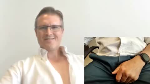 Snapshot of moe_001 chatting on 14, 1, 2025 Moe online show from 14, 1, 2025