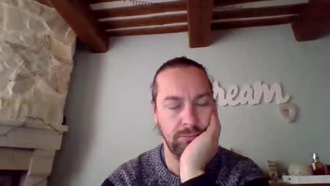 Snapshot of moi9876543210 chatting on 8, 1, 2025 Julien online show from 8, 1, 2025