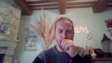 Snapshot of moi9876543210 chatting on 10, 2, 2025 Julien online show from 10, 2, 2025