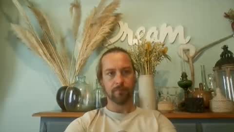 Snapshot of moi9876543210 chatting on 19, 9, 2025 Julien online show from 19, 9, 2025