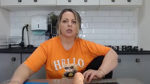 erika online show from 27, 1, 2025