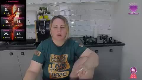 Snapshot of mojjo_erika chatting on 19, 6, 2026 erika online show from 19, 6, 2026