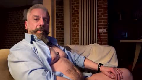 molitsrymale69 online show from 3, 12, 2025