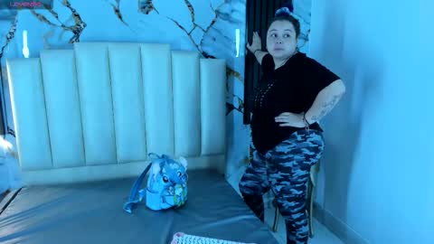 Hey Guys  Im Mollie online show from 4, 11, 2025