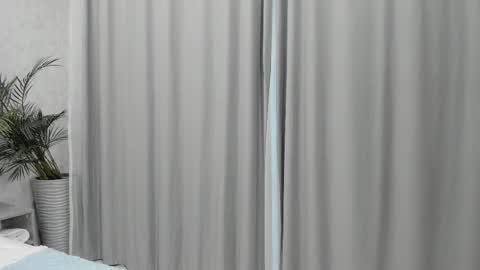 Snapshot of molly_555 chatting on 28, 10, 2025 Sima online show from 28, 10, 2025